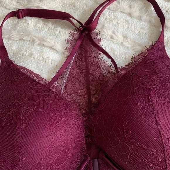 Victoria secret bras - Picture 2 of 6